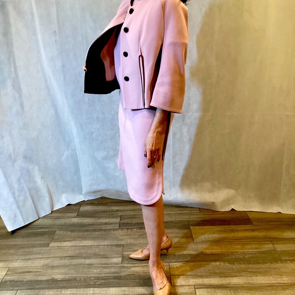 NWOT! MARNI 2 PC. PINK DRESS & BLZR. GREAT 3-SEASON SUIT. Maroon & Black Piping.